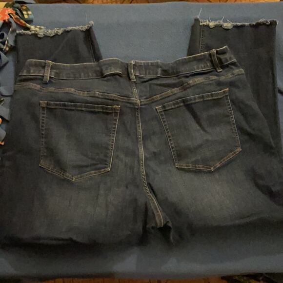 Lane Bryant High-Rise Straight Jeans – Flattering Fit & Classic Style - Picture 3 of 7